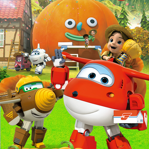 边挨草边给老公打电话
