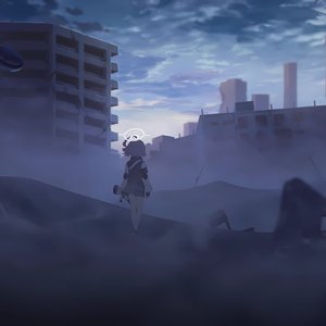 边挨草边给老公打电话
